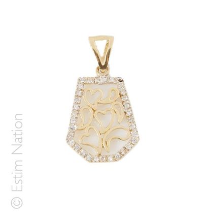 Pendentif en or 14K (585/°°) présentant des...
