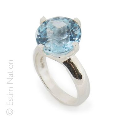 BAGUE TOPAZE
Bague en argent (925/°°) centrée...