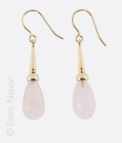 BOUCLES D'OREILLES QUARTZ ROSE
Paire de boucles...