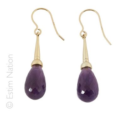 BOUCLES D'OREILLES AMETHYSTE
Paire de pendants...
