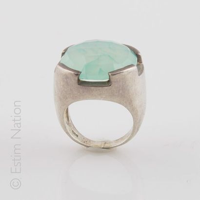 BAGUE CALCEDOINE
Importante bague en argent...