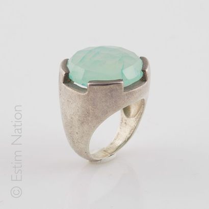 BAGUE CALCEDOINE
Importante bague en argent...