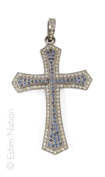 PENDENTIF CROIX SAPHIRS DIAMANTS
Pendentif...