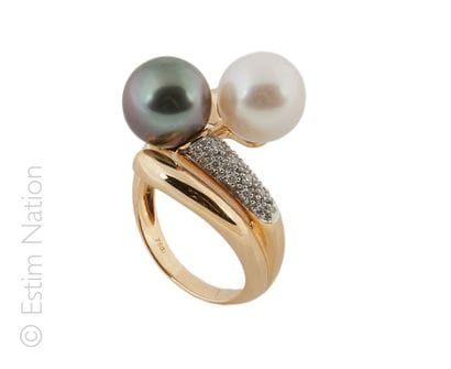 BAGUE ''TOI ET MOI''PERLES
Bague en or jaune...