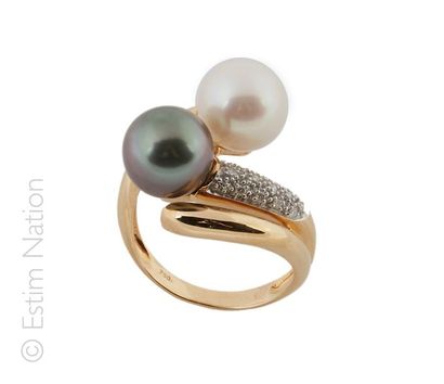 BAGUE ''TOI ET MOI''PERLES
Bague en or jaune...