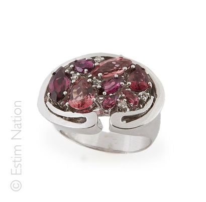 BAGUE TOURMALINES DIAMANTS
Bague en or gris...