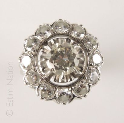 BAGUE DIAMANTS
Bague en or gris 18K 750/°°...