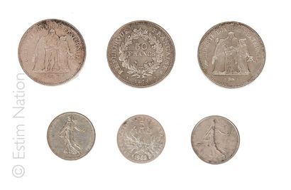 Lot de pièces en argent comprenant : 


-...