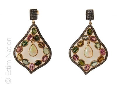 BOUCLES D'OREILLES TOURMALINES OPALES DIAMANTS
Paire...
