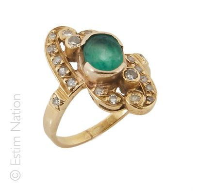 BAGUE OR, ÉMERAUDE ET DIAMANTS
Bague en or...