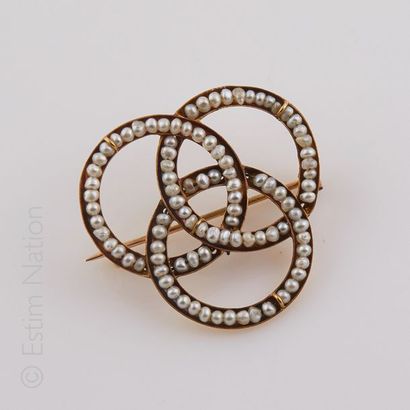 BROCHE PERLES. VERS 1900
Broche en or jaune...