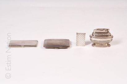 OBJETS DE FUMEUR
Ensemble pour fumeur comprenant...