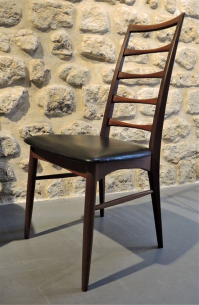 DESIGN SCANDINAVE 1970
Suite de 4 chaises...