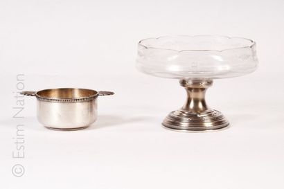 ARGENTERIE
Coupe en cristal taillé le pied...