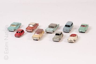 LOT DINKY TOYS
Lot composé de 9 véhicules...