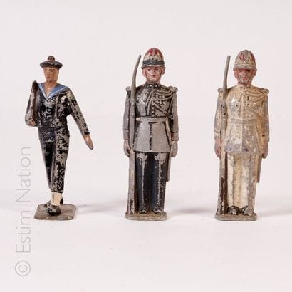 QUIRALU
Deux figurines soldats monégasques...