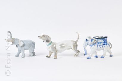 KARL ENS





Teckel en porcelaine polychrome.


Signé...