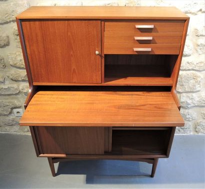 DESIGN SCANDINAVE 1970
Meuble bar en bois...