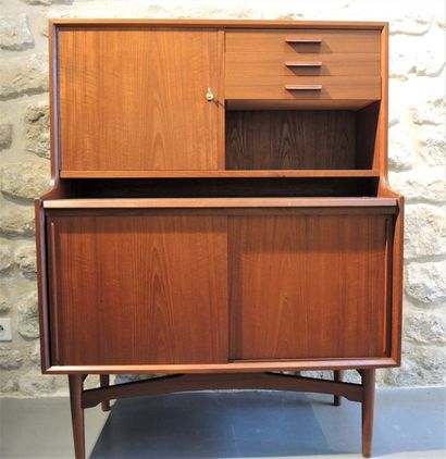 DESIGN SCANDINAVE 1970
Meuble bar en bois...