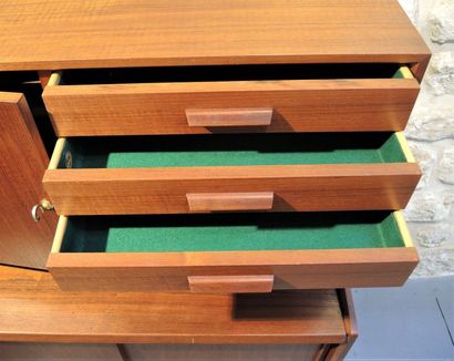 DESIGN SCANDINAVE 1970
Meuble bar en bois...