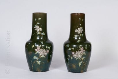 Jérôme MASSIER Fils
Paire de vases en céramique...