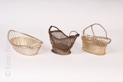 CORBEILLES
Ensemble de trois corbeilles en...