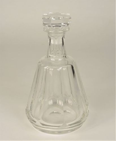 BACCARAT
Carafe pyriforme en cristal taillé...