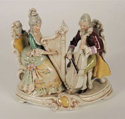 GROUPE PORCELAINE
Groupe en porcelaine émaillée...