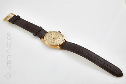 VICO. Chrono en métal doré. Cadran signé...
