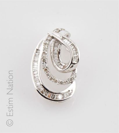 PENDENTIF OR ET DIAMANTS
Pendentif en or...