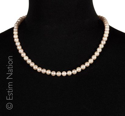 Collier de perles
Collier choker composé...