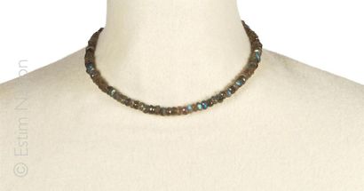 COLLIER LABRADORITES 
Collier composé de...
