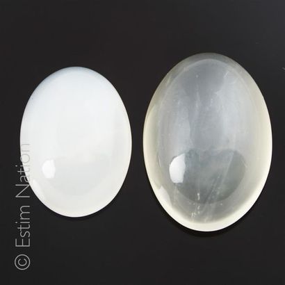 QUARTZ BLANC
Lot de 2 quartz blancs en cabochon....
