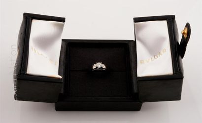 BULGARI
Bague en platine (850/°°) centré...