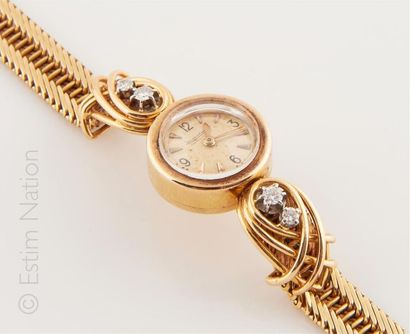 JAEGER LE COULTRE
Montre bracelet de dame...