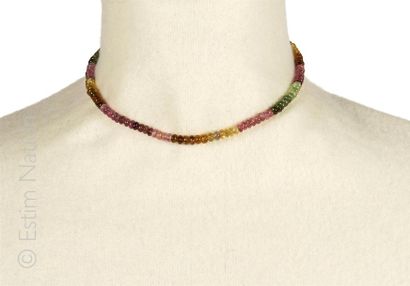COLLIER TOURMALINES
Collier composé de perles...
