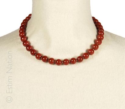 BIJOUX PIERRES ORNEMENTALES
Parure comprenant...