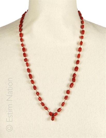 BIJOUX PIERRES ORNEMENTALES
Parure comprenant...