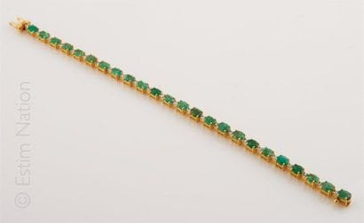 BRACELET EMERAUDES DIAMANTS
Bracelet articulé...