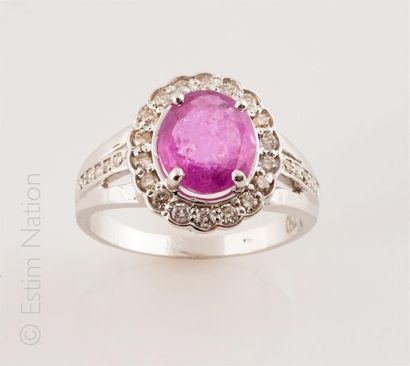 BAGUE RUBIS DIAMANTS
Bague marguerite en...