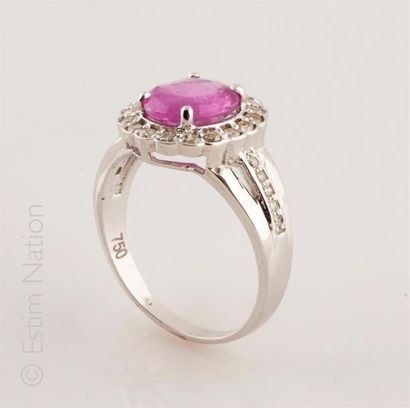 BAGUE RUBIS DIAMANTS
Bague marguerite en...
