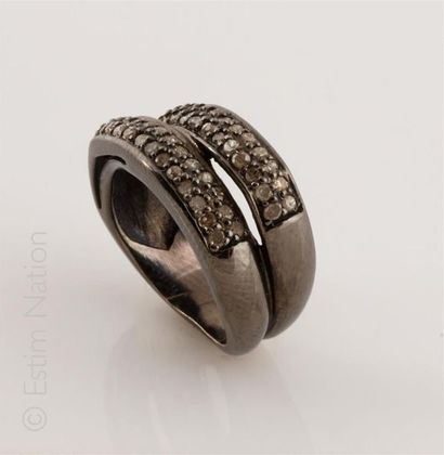 BAGUE DIAMANTS
Bague en argent (925/°°) patiné...