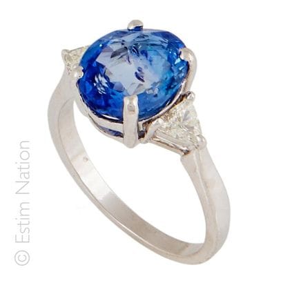 BAGUE SAPHIR DIAMANTS
Bague en or gris 18K...