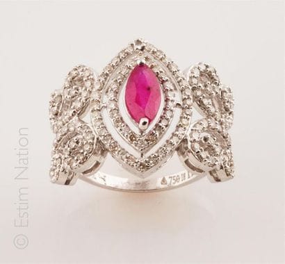 BAGUE DIAMANTS RUBIS
Important bague marquise...