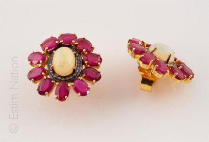 BOUCLES D'OREILLES RUBIS OPALES DIAMANTS...