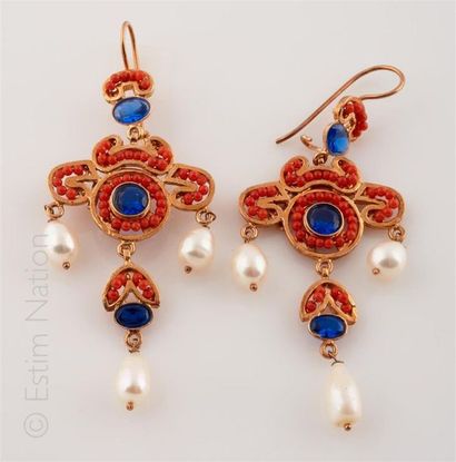 BOUCLES D'OREILLES CORAIL PERLES
Paire de...