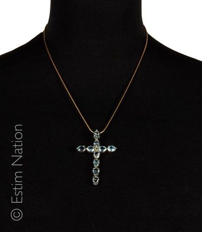 COLLIER CROIX TOPAZES
Collier en argent (925/°°)...