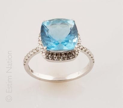BAGUE AIGUE MARINE DIAMANTS
Bague en or gris...