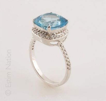 BAGUE AIGUE MARINE DIAMANTS
Bague en or gris...