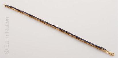 BRACELET SAPHIRS
Bracelet articulé en argent...